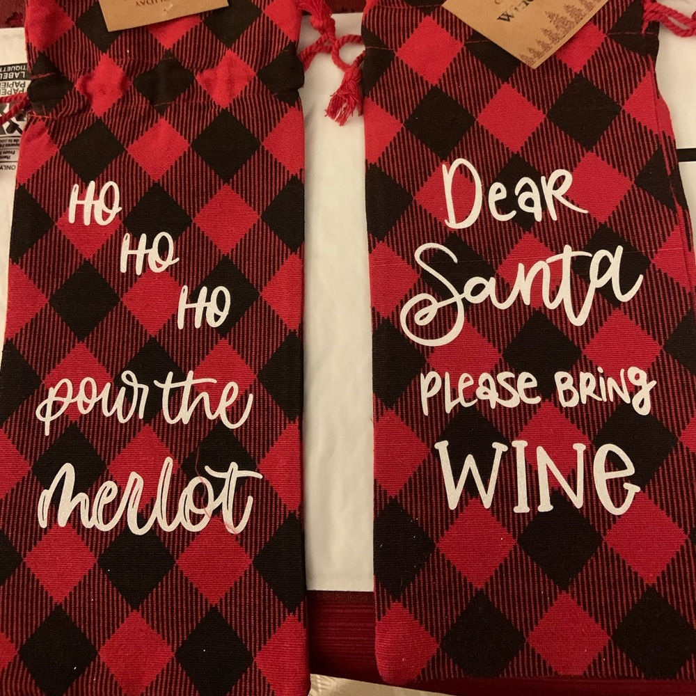 Wine bottle bags HOLIDAY THEME 2 NWT